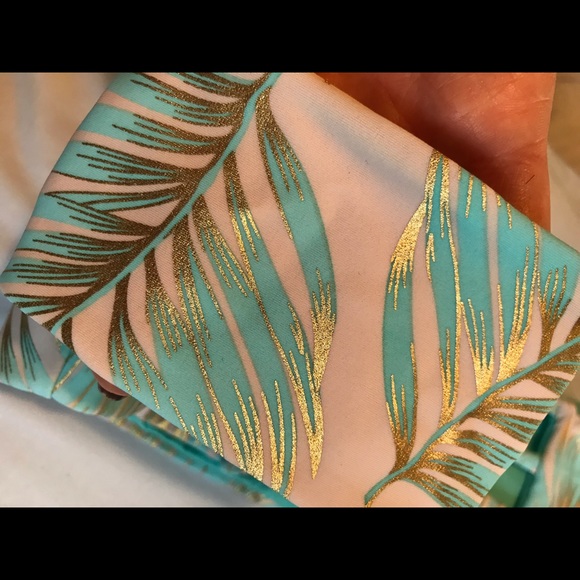 NWOT Beach Bunny Aqua Palm bikini top - Picture 6 of 6